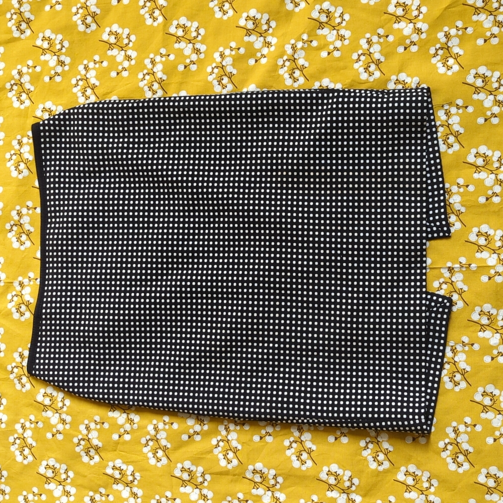 White House Black Market size 2 Black with White Squares Pencil Skirt